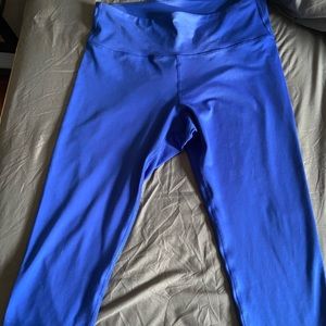 Old Navy Elevate Cropped Leggings